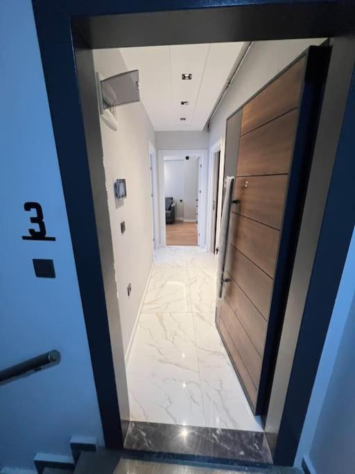 Zeytinburnu Merkezi Konumda, Sifir Daire & Esyalar Appartement Istanboel Buitenkant foto