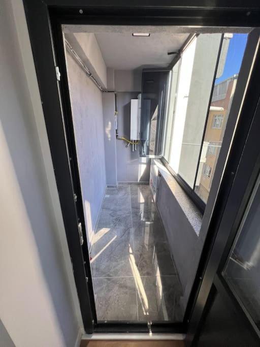 Zeytinburnu Merkezi Konumda, Sifir Daire & Esyalar Appartement Istanboel Buitenkant foto