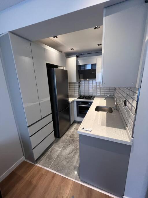 Zeytinburnu Merkezi Konumda, Sifir Daire & Esyalar Appartement Istanboel Buitenkant foto