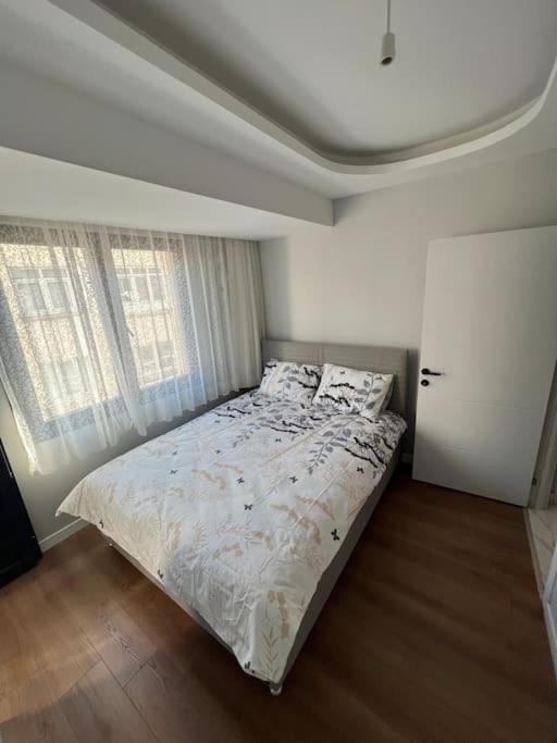 Zeytinburnu Merkezi Konumda, Sifir Daire & Esyalar Appartement Istanboel Buitenkant foto