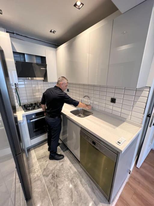 Zeytinburnu Merkezi Konumda, Sifir Daire & Esyalar Appartement Istanboel Buitenkant foto